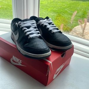 Nike Dunk Low “Black Panda”